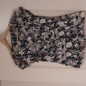 COPY - Nice and cute women blouse with zip on the side.